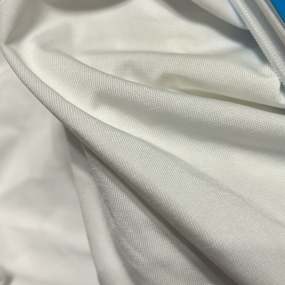 Mattress cover fitted cool touch in white water proof protection Allerease Twin - Picture 7 of 10